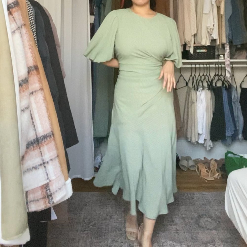 Sage Picnic Dress, Size 8 *VIDEO IN DESCRIPTION*